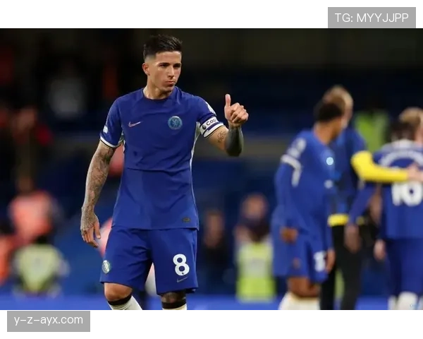 从8号位到组织核心:恩佐的角色演变 从8号位到组织核心:恩佐的角色演变